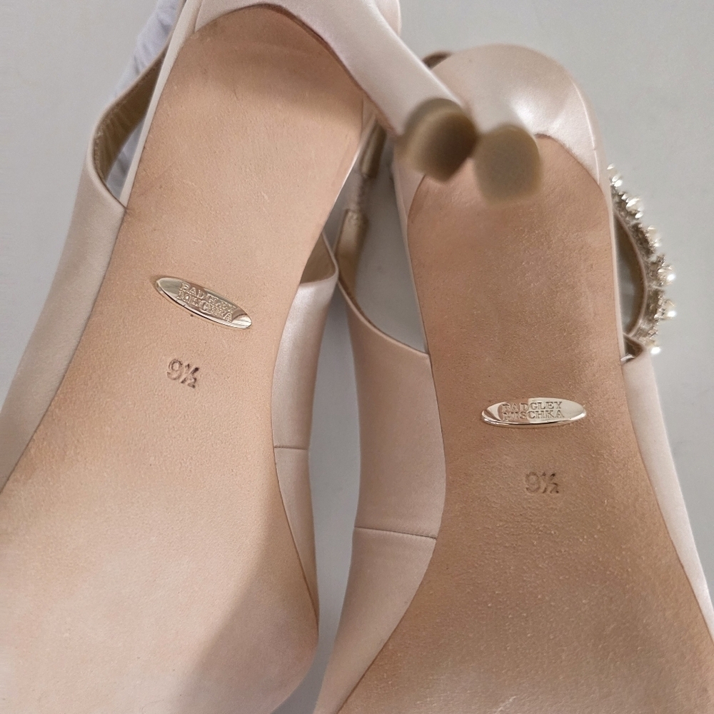 Badgley Mischka Kris Pointed Toe Shoes - Picture 7 of 9